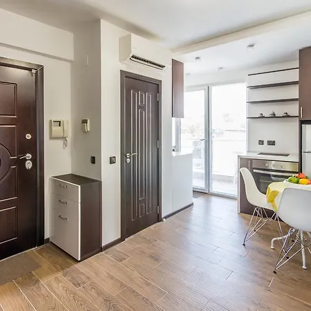 La Casa * וארנה